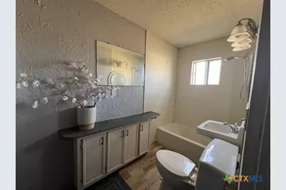 407 Bois D' Arc, Edna, TX 77957 - Photo 17