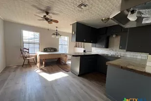 407 Bois D' Arc, Edna, TX 77957 - Photo 13