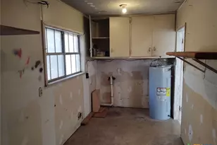 2112 N Interstate 35, San Marcos, TX 78666 - Photo 13