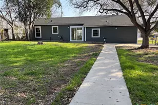 964 E Mountain St, Seguin, TX 78155 - Photo 47