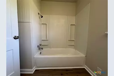 964 E Mountain Street, Seguin, TX 78155 - Photo 31