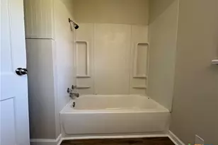 964 E Mountain St, Seguin, TX 78155 - Photo 31