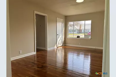 964 E Mountain Street, Seguin, TX 78155 - Photo 15