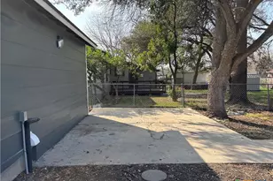 964 E Mountain St, Seguin, TX 78155 - Photo 39