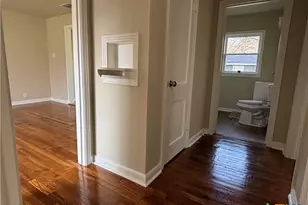 964 E Mountain St, Seguin, TX 78155 - Photo 19