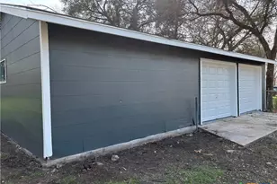 964 E Mountain St, Seguin, TX 78155 - Photo 43