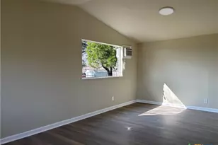 964 E Mountain St, Seguin, TX 78155 - Photo 35