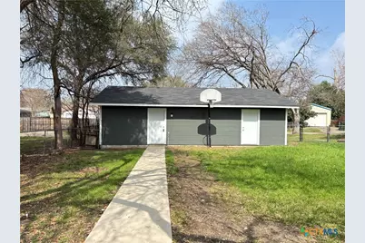 964 E Mountain Street, Seguin, TX 78155 - Photo 41