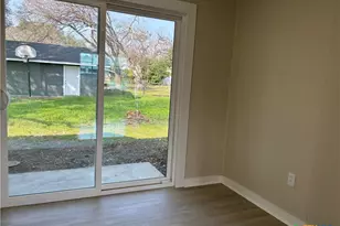 964 E Mountain St, Seguin, TX 78155 - Photo 37