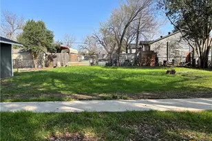 964 E Mountain St, Seguin, TX 78155 - Photo 47