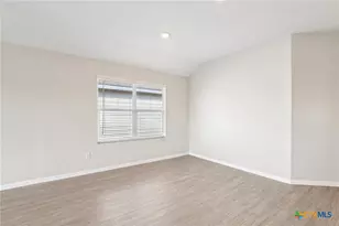 2824 Green Finch, New Braunfels, TX 78130 - Photo 9