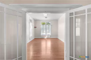 107 W 5th St, Lampasas, TX 76550 - Photo 17