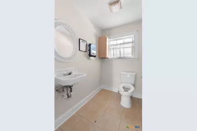 107 W 5th Street, Lampasas, TX 76550 - Photo 21