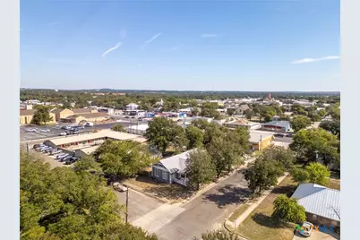 107 W 5th Street, Lampasas, TX 76550 - Photo 29