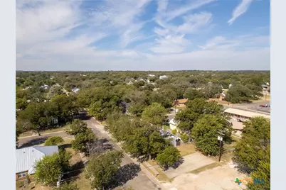 107 W 5th Street, Lampasas, TX 76550 - Photo 29