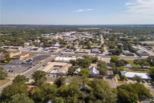 107 W 5th St, Lampasas, TX 76550 - Photo 31