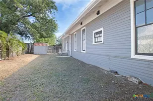 107 W 5th St, Lampasas, TX 76550 - Photo 31
