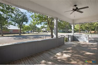 107 W 5th Street, Lampasas, TX 76550 - Photo 9