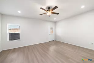 7536 Misty Ridge Rd, Converse, TX 78109 - Photo 7