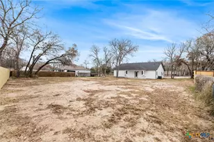 3811 Waterwood Pass Dr, Elmendorf, TX 78112 - Photo 35