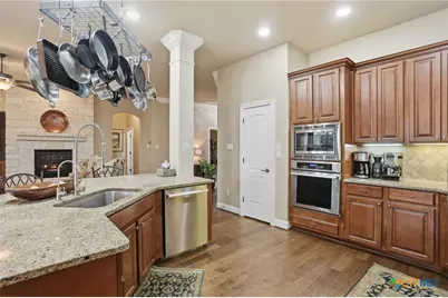 208 Lowman Lane, New Braunfels, TX 78132 - Photo 15