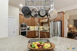 208 Lowman Ln, New Braunfels, TX 78132 - Photo 17