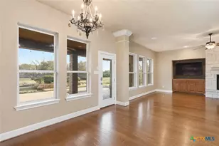 208 Lowman Ln, New Braunfels, TX 78132 - Photo 13