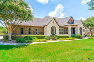 208 Lowman Ln, New Braunfels, TX 78132 - Photo 3
