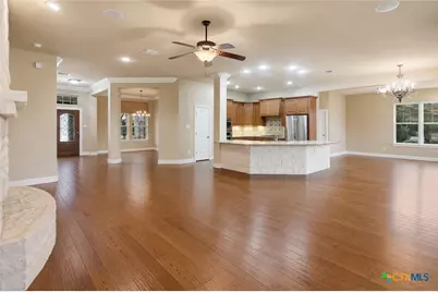 208 Lowman Lane, New Braunfels, TX 78132 - Photo 5