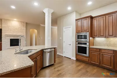 208 Lowman Lane, New Braunfels, TX 78132 - Photo 11