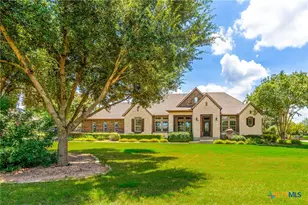 208 Lowman Ln, New Braunfels, TX 78132 - Photo 3