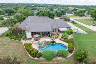 208 Lowman Ln, New Braunfels, TX 78132 - Photo 1