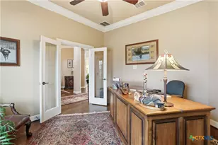 208 Lowman Ln, New Braunfels, TX 78132 - Photo 9