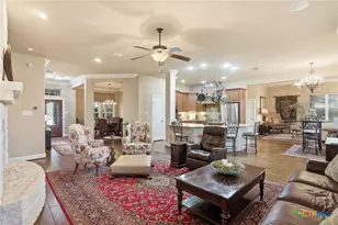 208 Lowman Ln, New Braunfels, TX 78132 - Photo 11