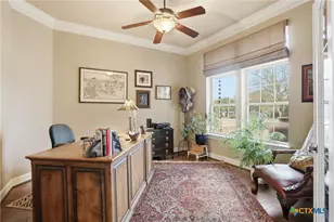 208 Lowman Ln, New Braunfels, TX 78132 - Photo 9