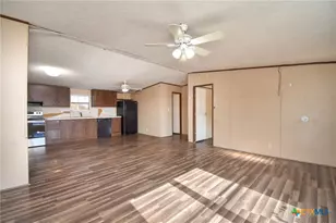 413 W Oaks Dr, Victoria, TX 77905 - Photo 13