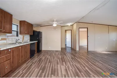 413 West Oaks Drive, Victoria, TX 77905 - Photo 17