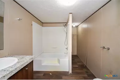 413 West Oaks Drive, Victoria, TX 77905 - Photo 27