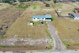 413 W Oaks Dr, Victoria, TX 77905 - Photo 3