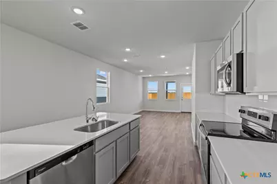 4338 Hobbiton Way, New Braunfels, TX 78130 - Photo 7