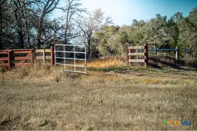 1709 Fm 318, Yoakum, TX 77995 - Photo 11