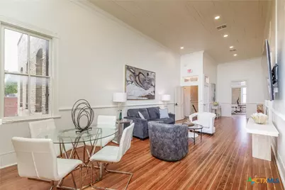 207 1/2 E Constitution Street #4, Victoria, TX 77901 - Photo 7