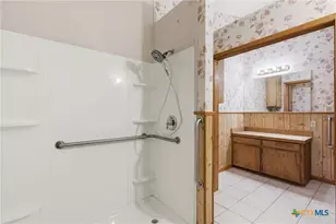 333 Tamarack Dr, Canyon Lake, TX 78133 - Photo 17