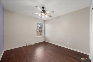 215 Kerley Dr, Hutto, TX 78634 - Photo 17