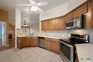215 Kerley Dr, Hutto, TX 78634 - Photo 7