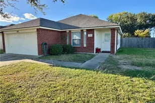 314 Rouen Dr, Port Lavaca, TX 77979 - Photo 1
