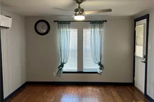 302 N Arnold St, Lampasas, TX 76550 - Photo 9