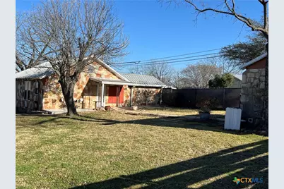 302 N Arnold Street, Lampasas, TX 76550 - Photo 7