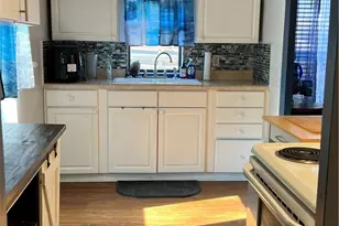 302 N Arnold St, Lampasas, TX 76550 - Photo 13