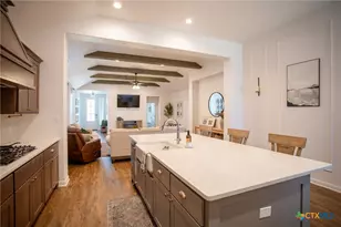 407 Brushy Creek, Victoria, TX 77904 - Photo 9